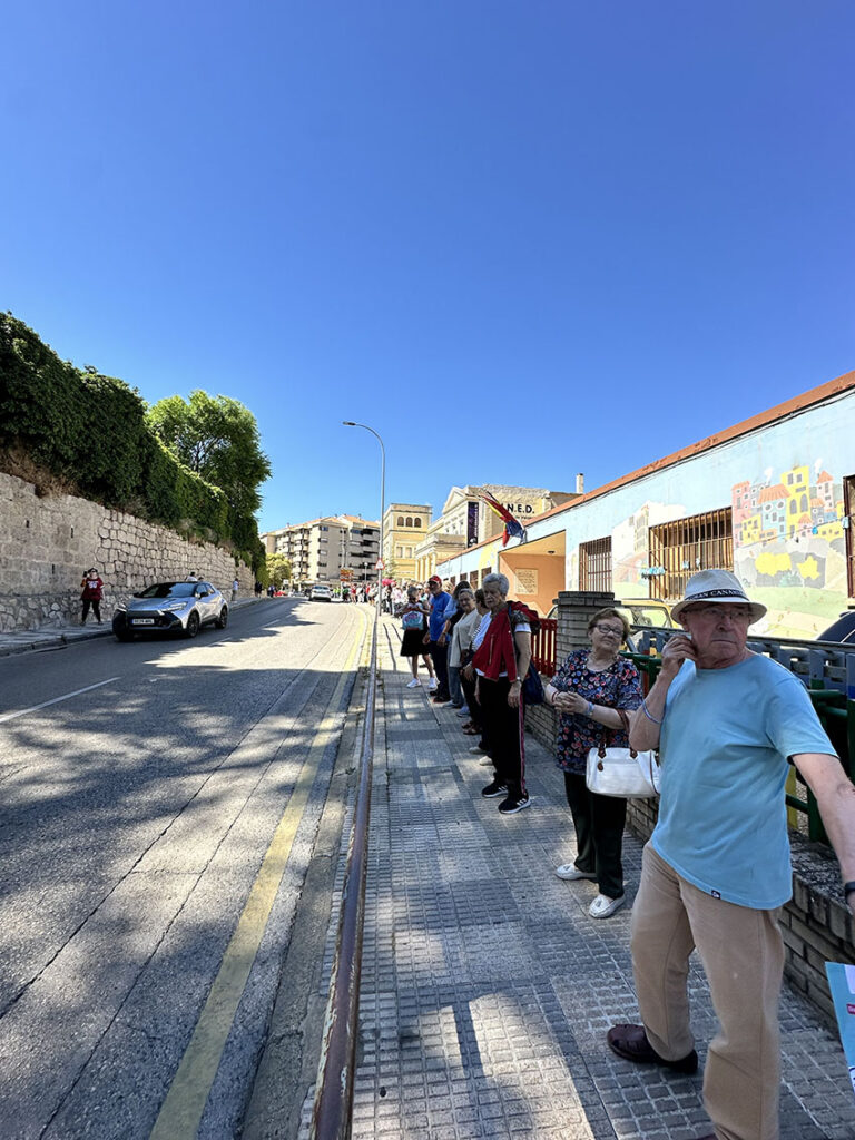 Cadena humana contra el abuso y el maltrato a las personas mayores | Diputación Provincial de Cuenca y UDP