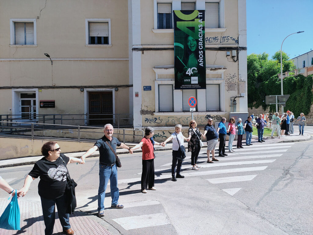Cadena humana contra el abuso y el maltrato a las personas mayores | Diputación Provincial de Cuenca y UDP